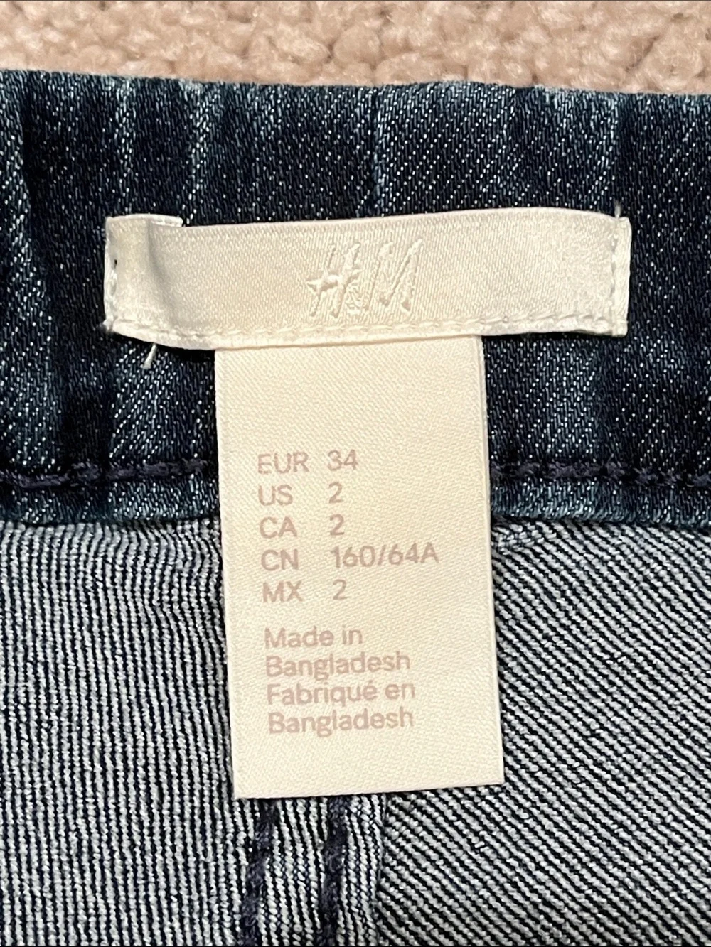 2 Pairs H&M Skinny Jeans Medium Wash & Dark Wash LIKE NEW Size 2 Jeggings